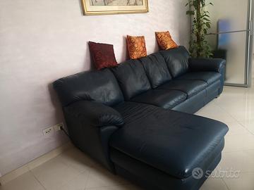 Divano in pelle blu