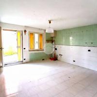 MONOLOCALE A POLLENA TROCCHIA