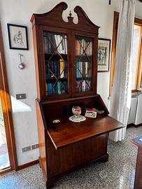 Libreria con scrittoio