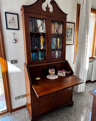 Libreria con scrittoio