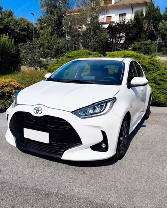 TOYOTA Yaris 4ª serie Yaris 1.0 5 porte Trend