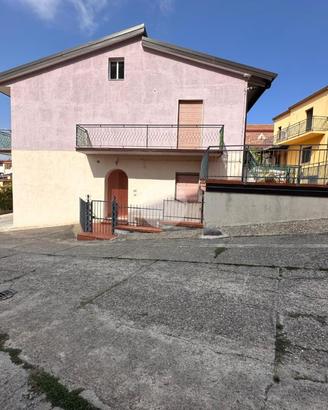 3 LOCALI A LUZZI