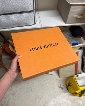 Shopping bag & box Louis Vuitton