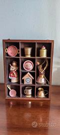 soprammobile vintage libreria pentole miniature 