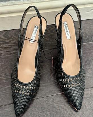 Eleganti sandali neri con tacco basso e cinturino