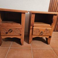 Coppia di comodini in cirmolo massiccio