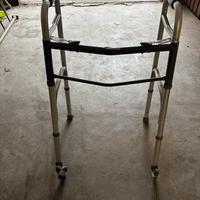 Deambulatore pieghevole