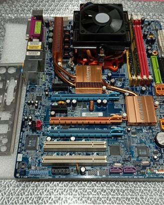 Bundle RETROGAMING GIGABYTE/AMD
