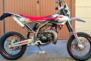 FANTIC motard XM 50 Performance