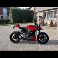 Ducati Streetfighter V2