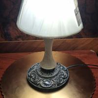 Lampada da tavolo vintage classico in ghisa