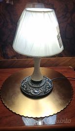 Lampada da tavolo vintage classico in ghisa