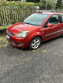 FORD FIESTA 2006- 158000 km + pacco gomme invern.