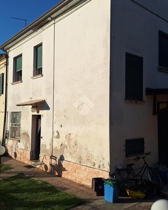 CASA SEMINDIPENDENTE A BAGNACAVALLO