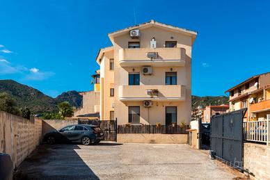 Quadrilocale con posto auto