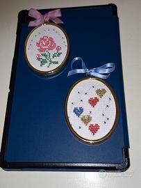 Set S.Valentino n.2 cornici dorate ricamo a mano 