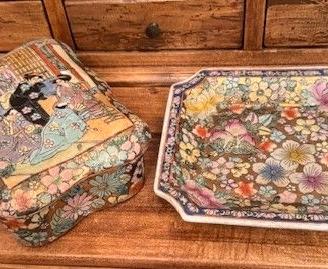 Scatola e piatto Cinesi immagini, fiori in rilievo