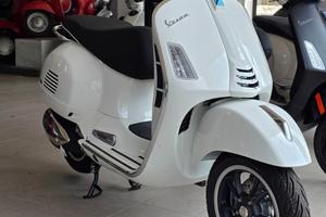 Piaggio Vespa 310 GTS hpe nuova da immatricolare