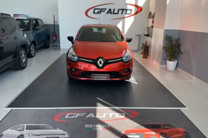 Renault Clio TCe 12V 90 CV 5 porte Moschino Intens