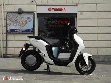 Yamaha Neo's Elettrico Dual Battery