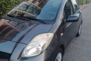 Toyota yaris 1.0 5 porte anno 2010