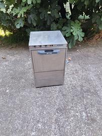 Lavastoviglie per ristorazione