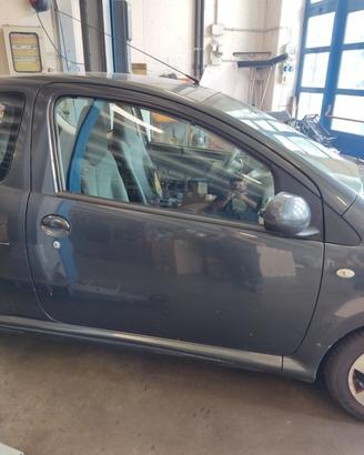 Porta anteriore dx nuda TOYOTA AYGO del 2005