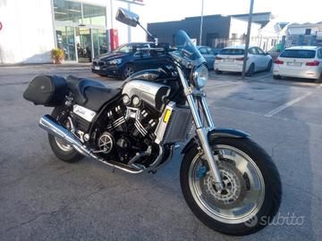 Yamaha VMAX 1200