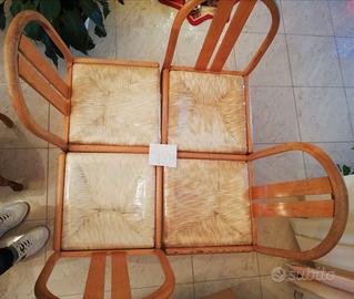 Sedie in legno con seduta in paglia