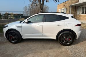 Jaguar e-Pace ibrido benzina pkug in 300 cv
