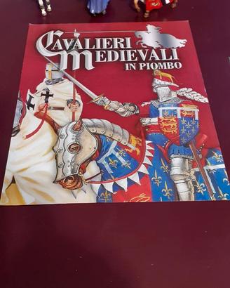 COLLEZIONE DI CAVALIERI MEDIEVALI