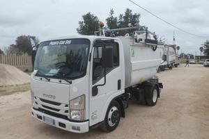 Isuzu M21 compattatore