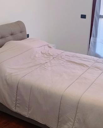 letto materasso  comò specchio 2 comodini