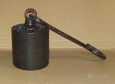 Antico Contrappeso 2 Kg in Ferro battuto punzonato
