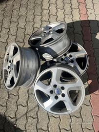 Cerchi in Lega da 16 pollici per Volvo