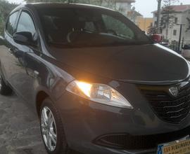 Lancia Ypsilon 1.2 69 CV 5 porte neopatentati!