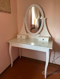 Mobiletto trucco