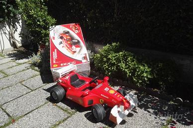 Ferrari F1 giocattolo per bambini