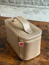 Pochette Bvlgari x Emirates