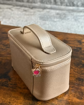Pochette Bvlgari x Emirates