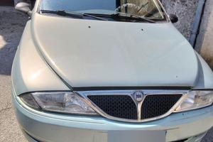 Lancia y