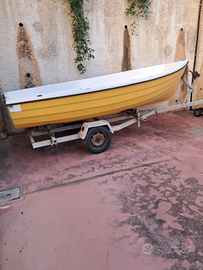 Barca motore più carrello