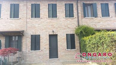 Villetta a schiera di 107 m² con 4 locali e box au