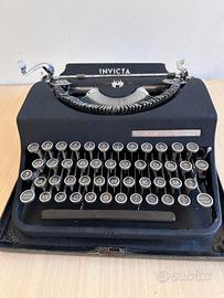 macchina da scrivere Invicta portatile