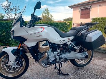 Guzzi Mandello V100