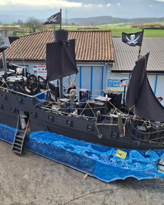 Carro allegorico "La Perla Nera" tema pirati