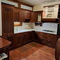 Cucina legno massello con elettrodomestici