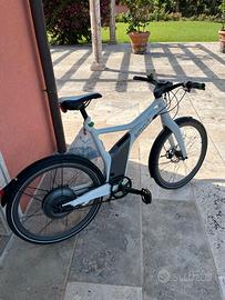 Smart e-bike – Bici elettrica urbana