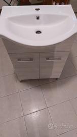 mobile bagno con lavabo in ceramica 
