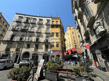 MONOLOCALE A NAPOLI